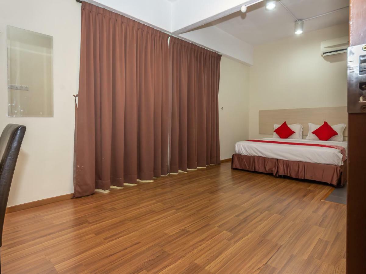 Oyo 1158 906 Airport Hotel Malacca ภายนอก รูปภาพ