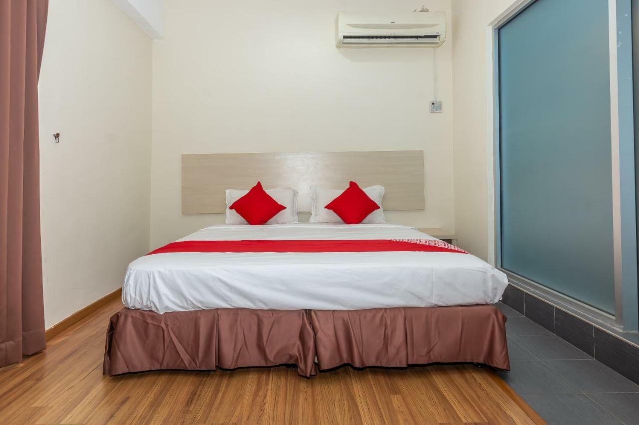 Oyo 1158 906 Airport Hotel Malacca ภายนอก รูปภาพ