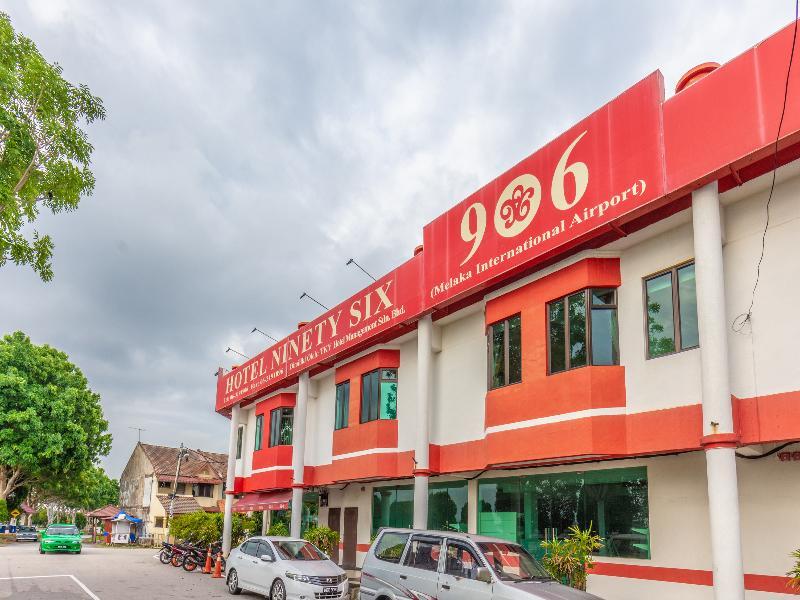 Oyo 1158 906 Airport Hotel Malacca ภายนอก รูปภาพ